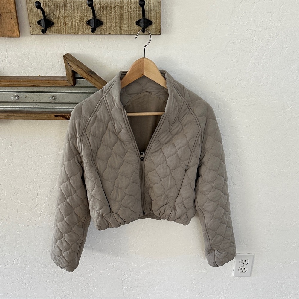 LuLuLemon Quilted Jacket - Taupe/green
